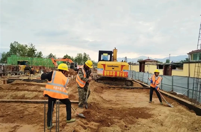 【致敬劳动者】坚守岗位“抢”进度，项目建设“加”速度