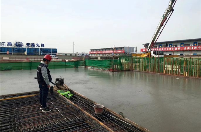 集贤佳苑项目首栋主楼冲出正负零